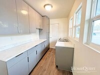Building Photo - 343 Maluniu Ave