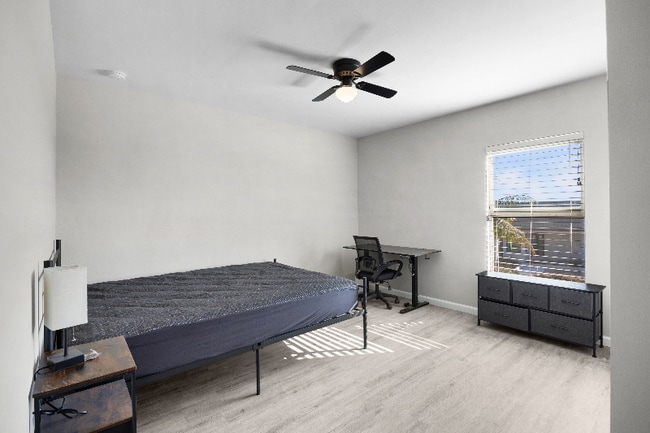 Building Photo - 3300 NW 15th Ln