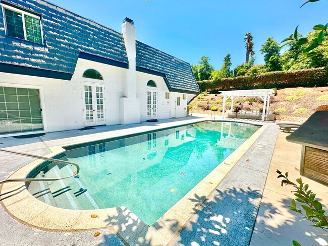Building Photo - Breathtaking Custom Country Two-Story Home, Fully Remodeled & Beautifully Appointed on Private 20...