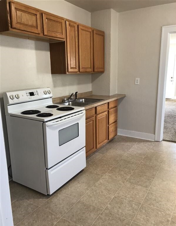 Building Photo - 1121 N 12th St