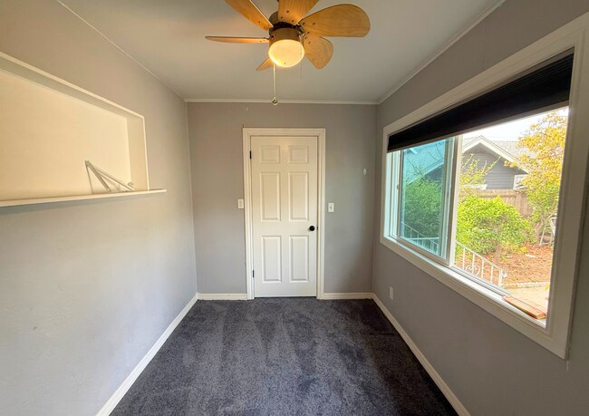 Building Photo - 4623-25 Mississippi St