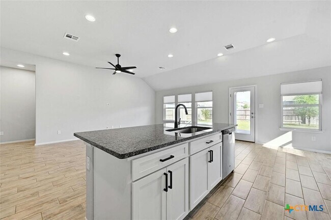 Building Photo - 250 Sage Meadows Dr