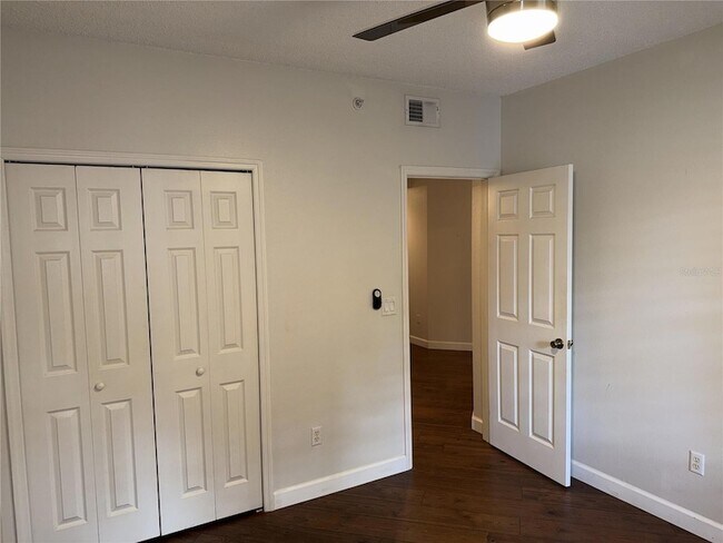 Building Photo - 550 Cranes Way