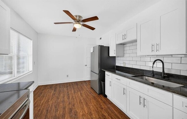 Building Photo - 5517 Gulfport Blvd S