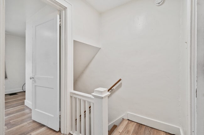 Building Photo - 2241 Hawthorne Ave