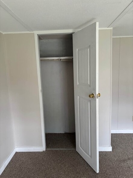 Building Photo - 103 Amberwood Ln