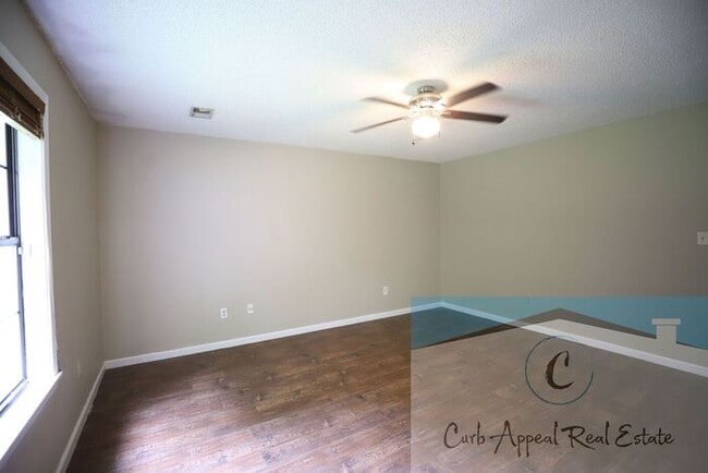 Building Photo - Nettleton Schools - 6 bed/ 3 bath 2,500 sq.ft.., back deck, fenced yard!!