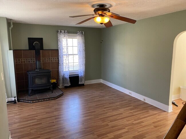 Building Photo - 74 Moore Ave