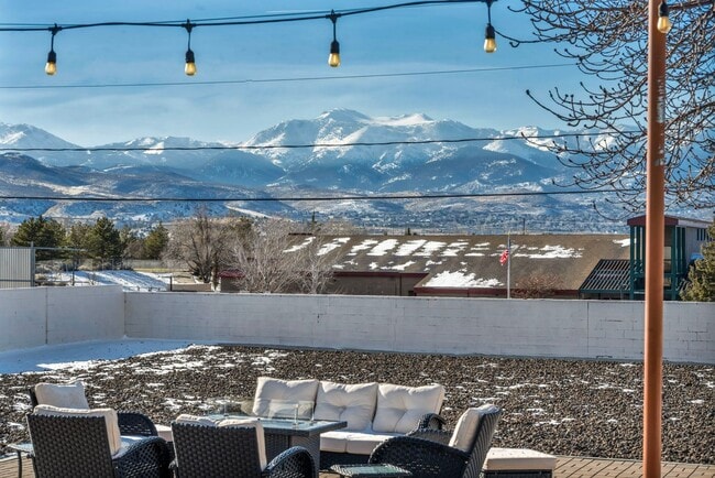 Building Photo - FULLY FURNISHED MOUNTAIN VIEW RETREAT with HOT TUB, RV PARKING & NO HOA