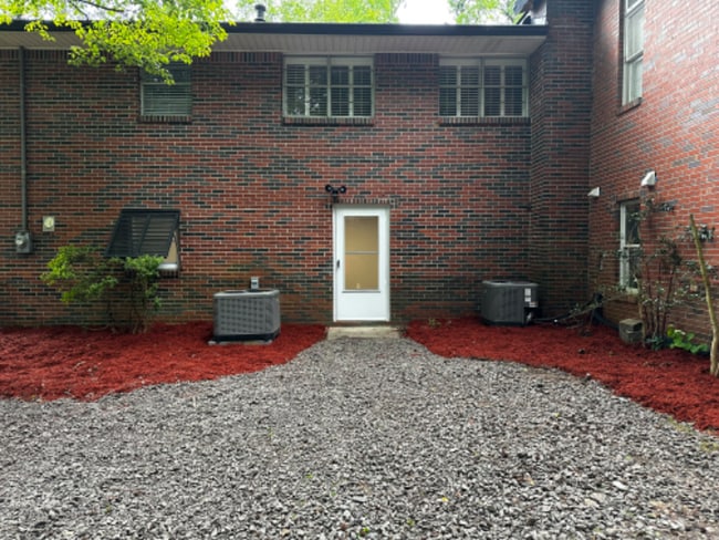 Building Photo - 3064 Hicks Rd