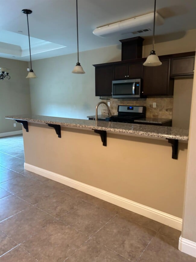 Building Photo - 2656 Cherry Tree Dr