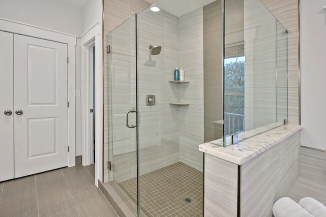 Building Photo - 2901 Random Rd