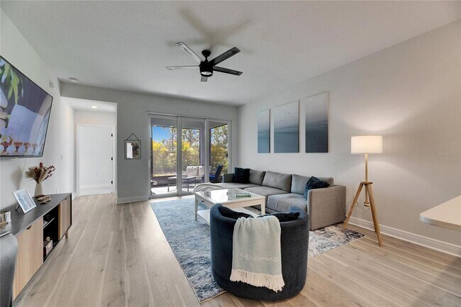 Building Photo - 5541 Del Coronado Dr
