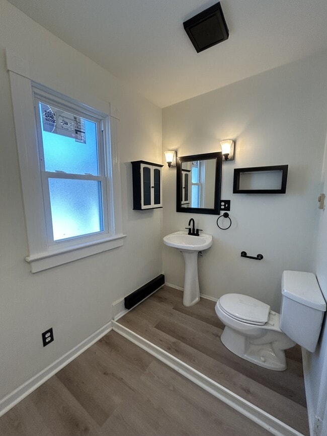 Building Photo - 567 Britton Rd