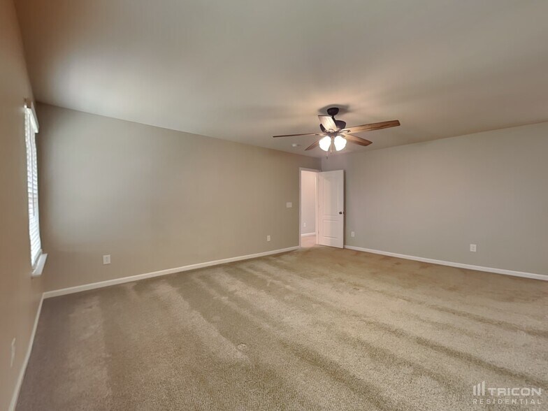 Building Photo - 187 Falls Cove Dr