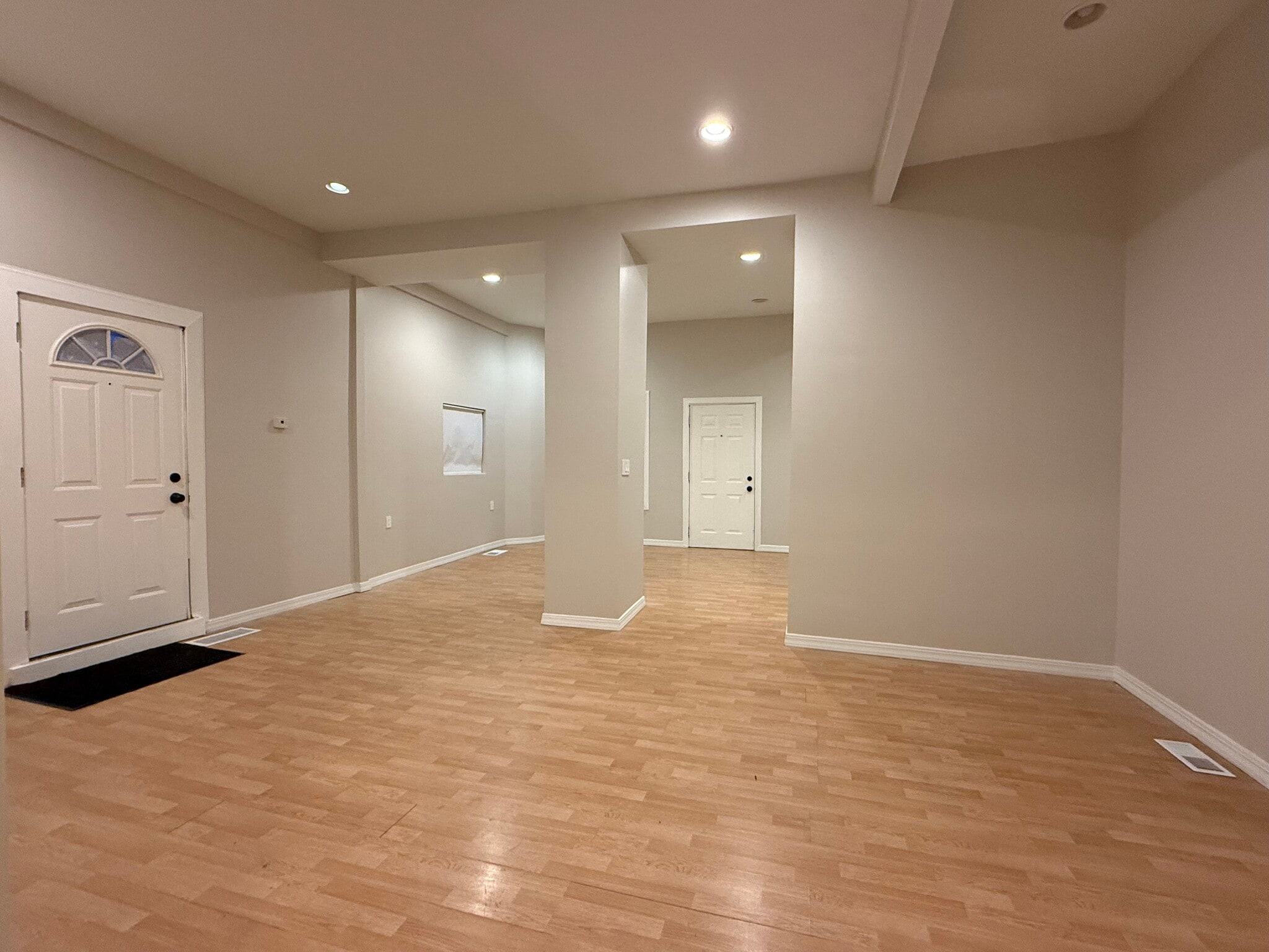 Building Photo - 2121 N California Ave