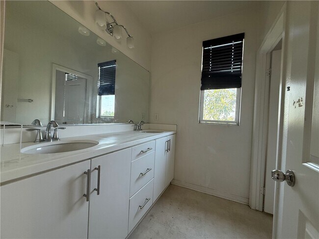 Building Photo - 11120 Legion Dr