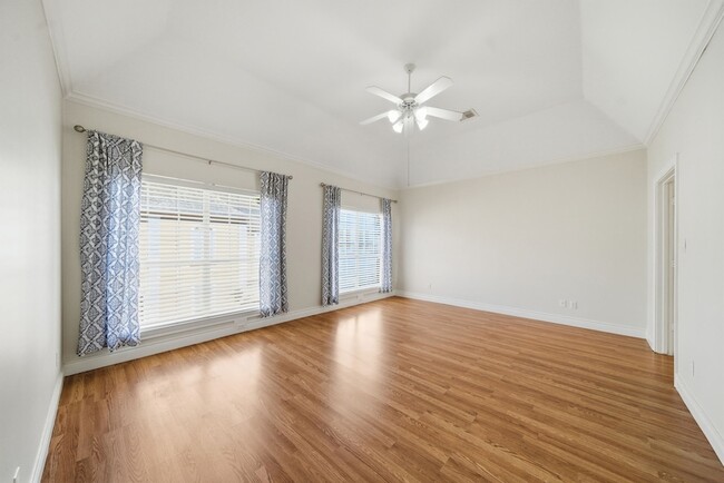 Building Photo - 3243 N Pemberton Cir Dr