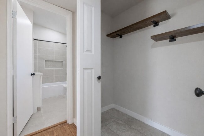 Building Photo - 306 Westmoreland Dr