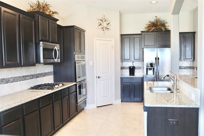 Building Photo - 5627 S Denham Ridge Ln