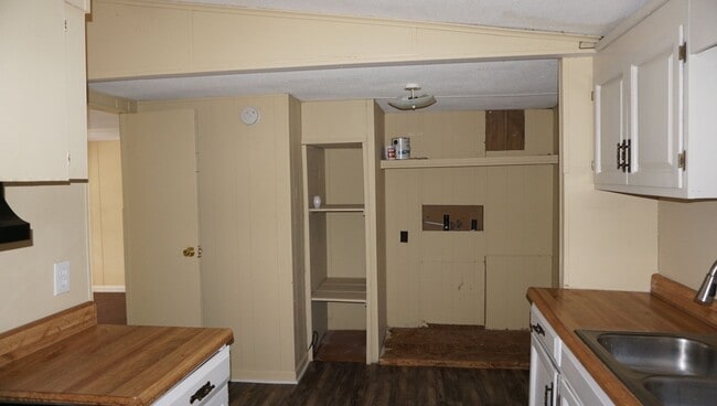 Building Photo - Mobile Home in Cook County