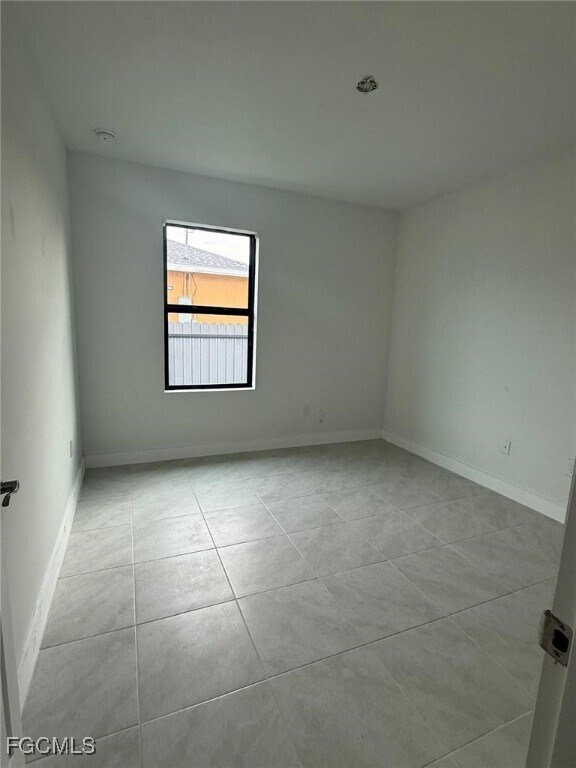 Building Photo - 1304 NE 9th Pl