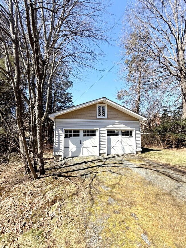 Building Photo - Tranquility on Oxford