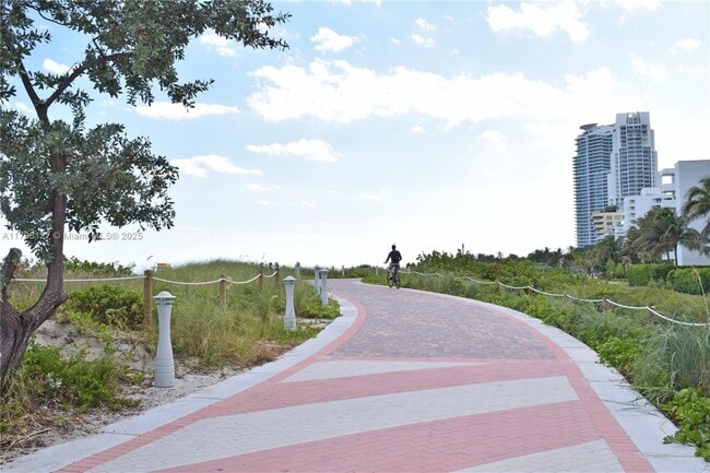 Building Photo - 401 Ocean Dr