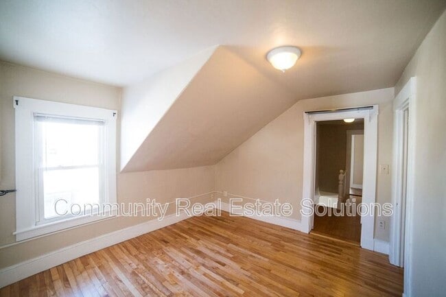 Building Photo - 11 Cottage St