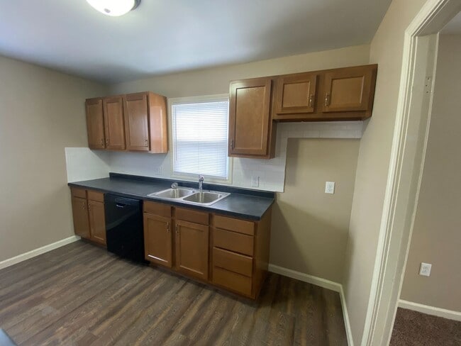 Building Photo - 4805 Spatz Ave