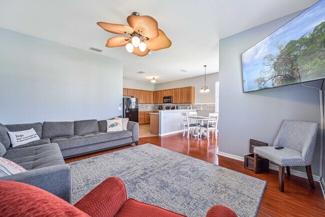 Building Photo - SHORT TERM (6.1 - 11.30) Gorgeous home in ...