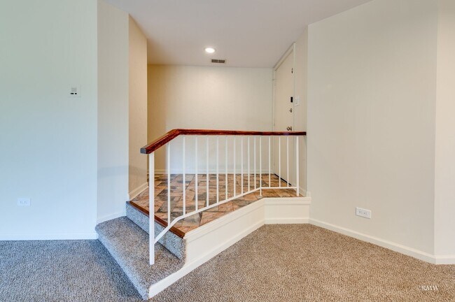 Building Photo - 1232 Knottingham Ct