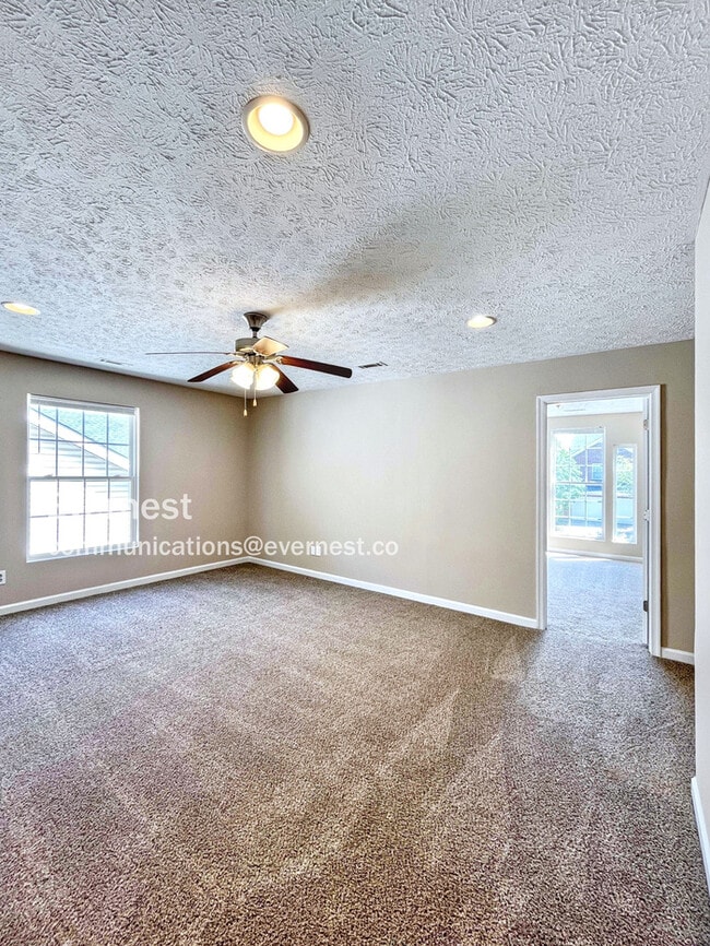 Building Photo - 5005 Cobblestone Creek Dr