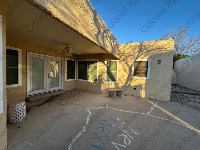 Building Photo - Spacious 3 bedroom, 2 bathroom home