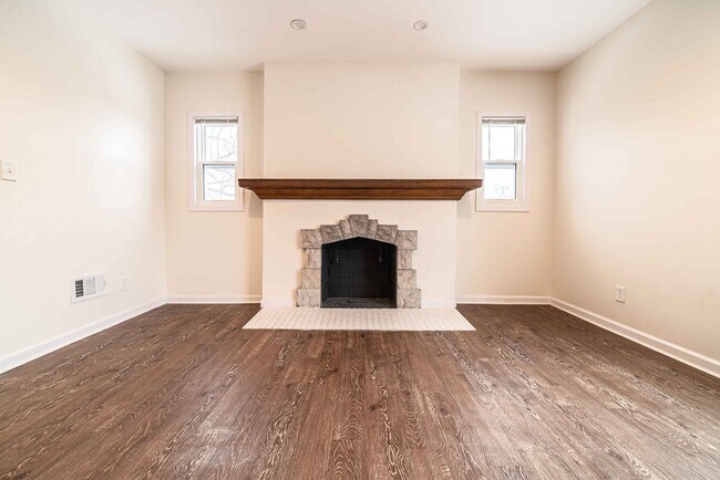 Building Photo - 17596 Santa Rosa Dr
