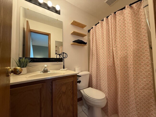 Building Photo - 9736 Flagstone Way