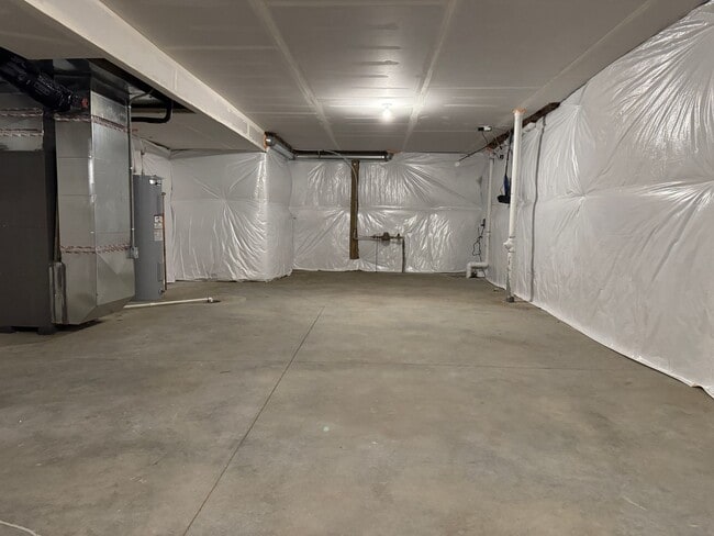 Building Photo - Never-Lived-In 4-Bedroom Ranch with Finished Basement Near Offutt AFB