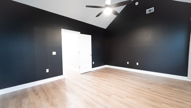 Building Photo - Stunning Like-New 4-Bedroom Home Just Minutes from Fort Stewart