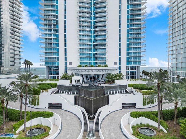 Building Photo - 17001 Collins Ave