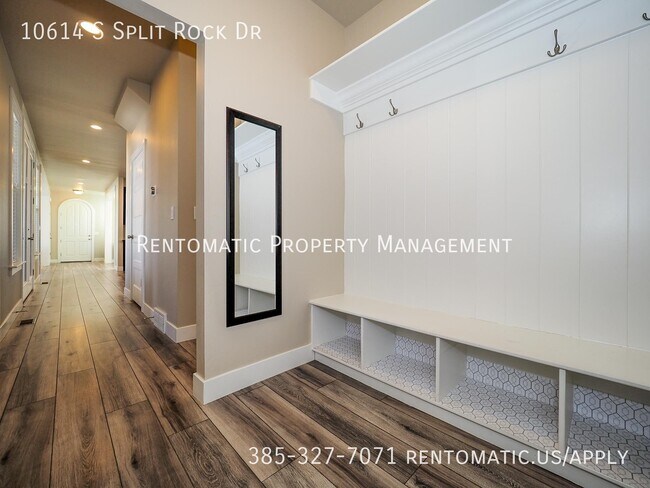 Building Photo - 10614 S Split Rock Dr