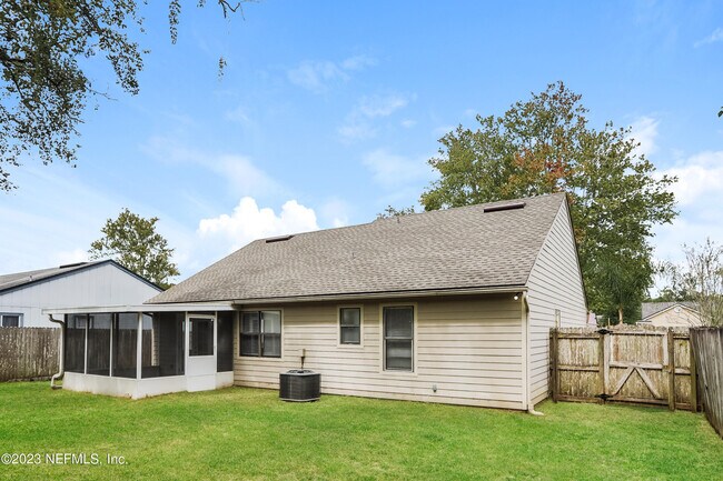 Building Photo - 3854 English Colony Dr S