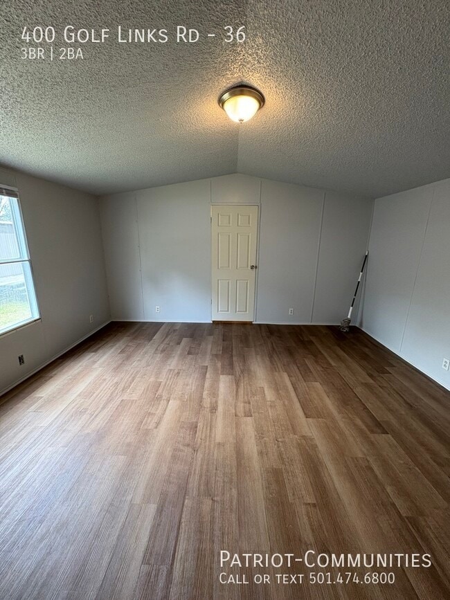 Building Photo - 400 Golf Links Rd