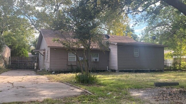 Building Photo - 1918 Oleander