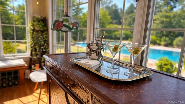 Building Photo - 205 Pine Ave