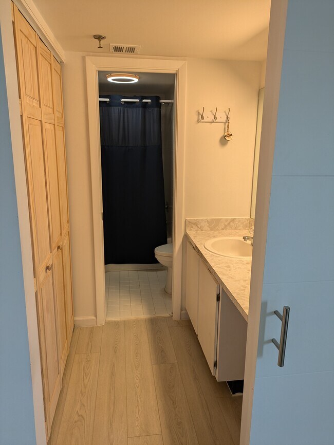 Building Photo - 896 N Federal Hwy