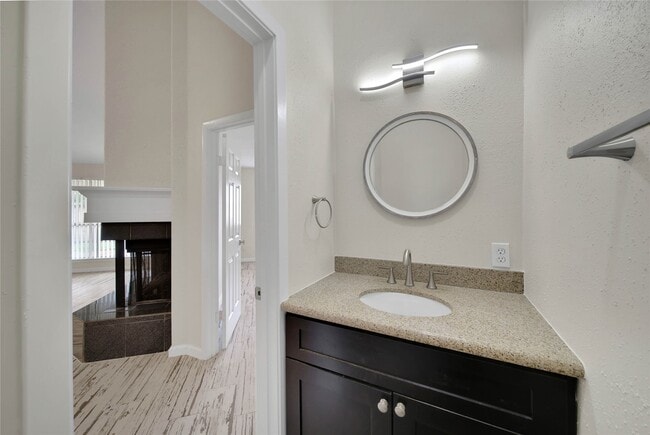 Building Photo - 10904 Birch Dr