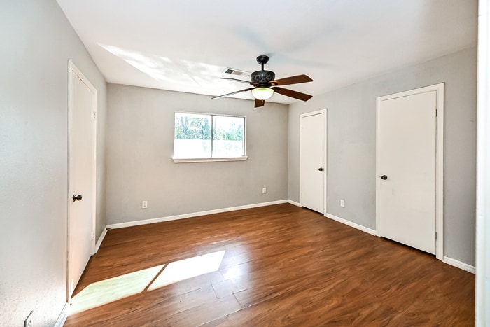 Building Photo - 10719 Idlebrook Dr