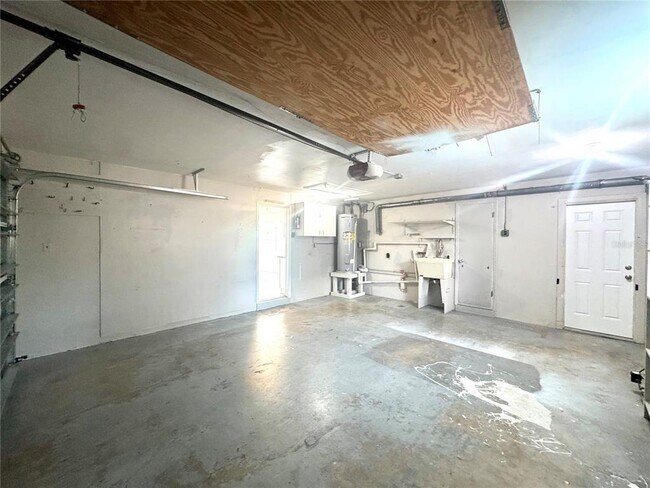 Building Photo - 13864 Dominica Dr