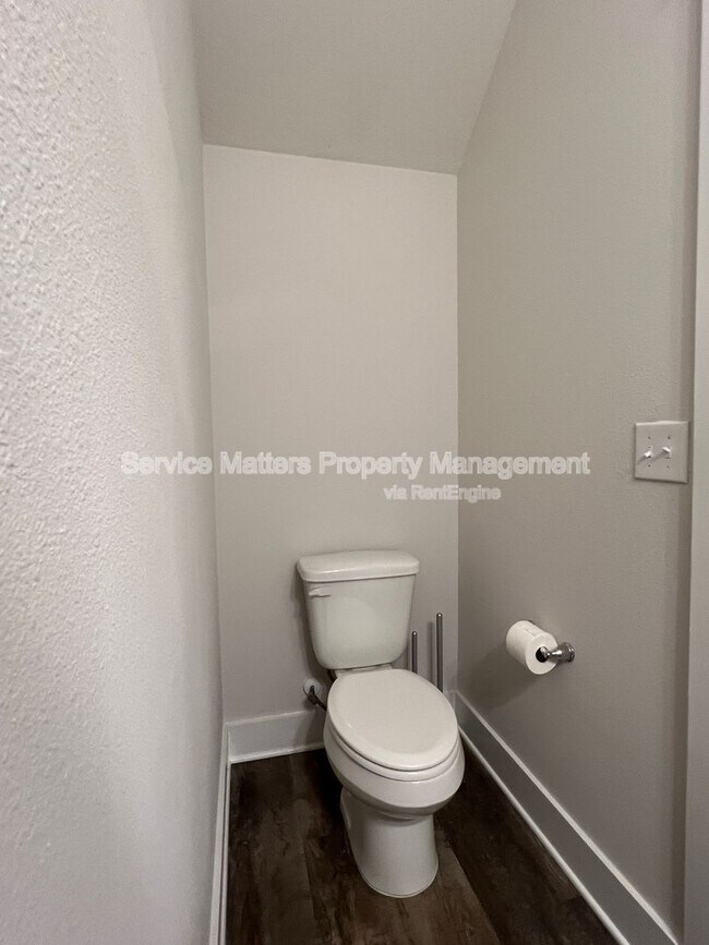 Building Photo - 1615 Iroquois Ct