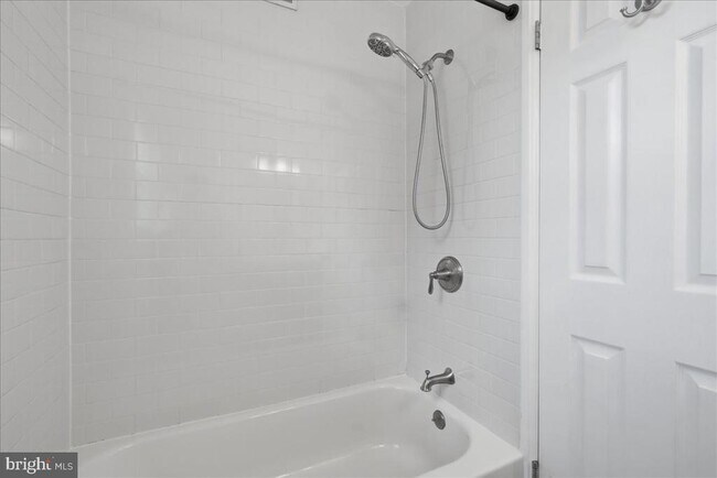Building Photo - 4825 S 28th St